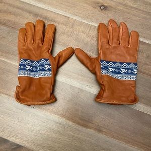 Smathers and Branson leather Gloves with embroidered skier needlepoint